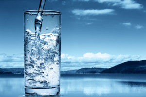 Durch Trinkwasser abnehmen Trinkwasser Analyse